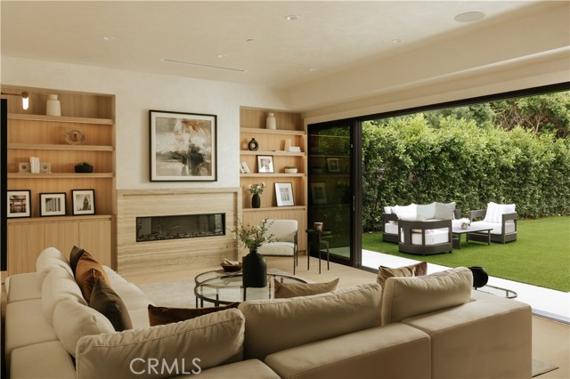 6 Bed Home for Sale in Sherman Oaks, California