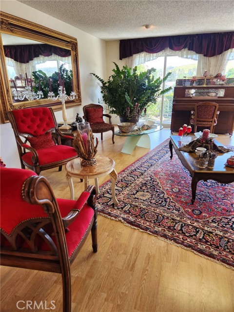 Detail Gallery Image 16 of 50 For 5551 Mason Ave, Woodland Hills,  CA 91367 - 7 Beds | 6 Baths