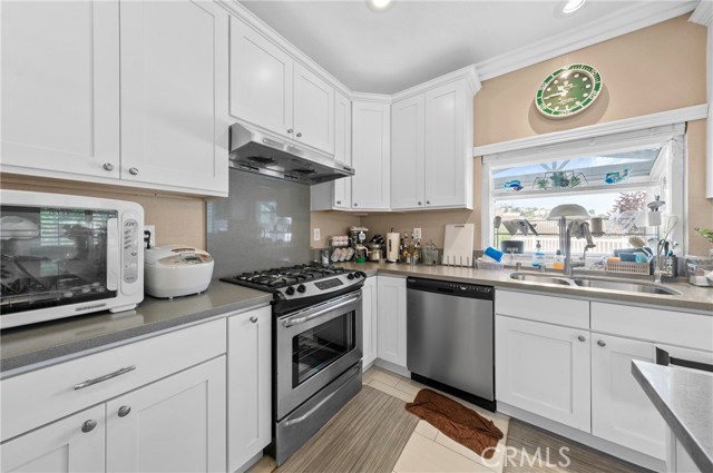 Detail Gallery Image 12 of 60 For 24300 Knoll Ct, Diamond Bar,  CA 91765 - 5 Beds | 3 Baths