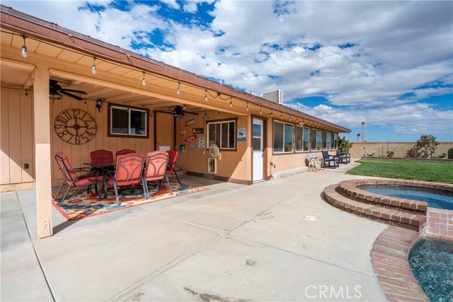 8212 E Avenue H, Lancaster CA: https://media.crmls.org/medias/103f6177-3992-4e9d-8c97-a70dfabfc77f.jpg