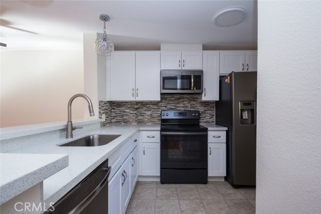 Detail Gallery Image 8 of 38 For 2940 N Verdugo Rd #321,  Glendale,  CA 91208 - 2 Beds | 2 Baths