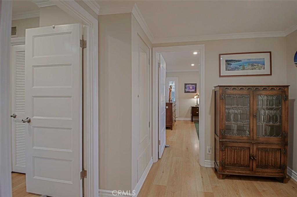 MLS #OC25252443 image #31