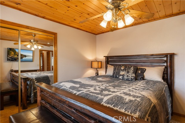 42690 Edgehill Place, Big Bear Lake CA: https://media.crmls.org/medias/1042ae25-959f-4578-b1f2-cb603512ff07.jpg