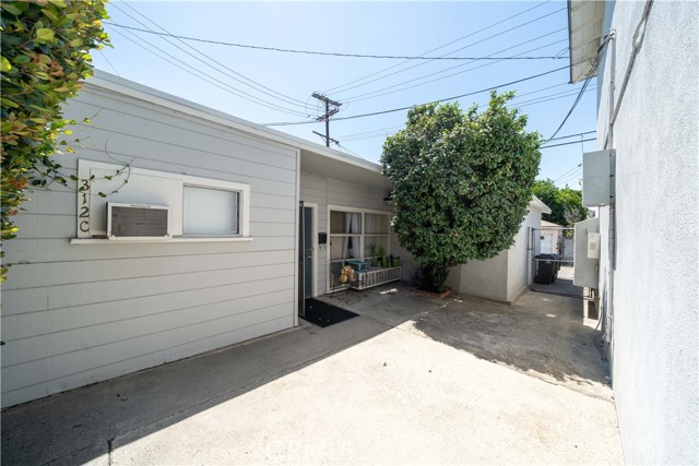 310 Cornell Drive, Burbank CA: https://media.crmls.org/medias/1042d7e5-58fe-49fc-84cc-e1c9cfee78e4.jpg