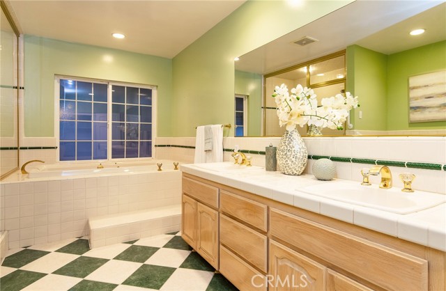 Detail Gallery Image 22 of 41 For 3301 Grayburn Rd, Pasadena,  CA 91107 - 3 Beds | 2/1 Baths
