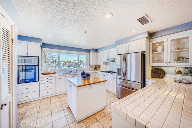 Detail Gallery Image 20 of 39 For 4167 Warner Ave #101,  Huntington Beach,  CA 92649 - 2 Beds | 2 Baths