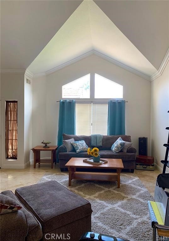 Detail Gallery Image 4 of 8 For 8124 E Sprucewood Ave, Orange,  CA 92869 - 4 Beds | 3 Baths