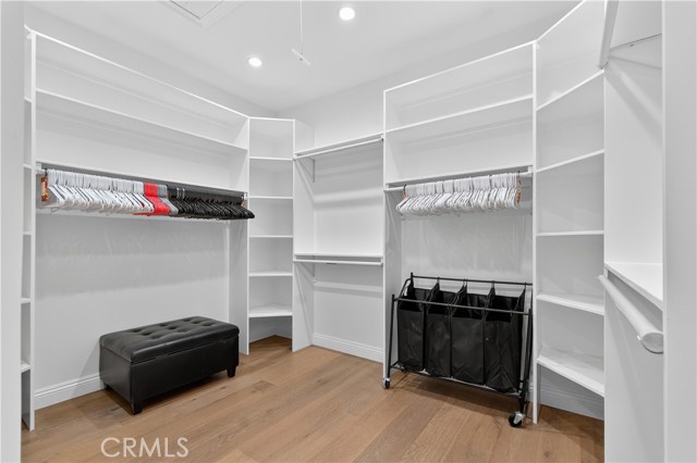 5274 Crebs Avenue, Tarzana CA: https://media.crmls.org/medias/1044ef78-1487-43b5-b2a7-231963451f35.jpg