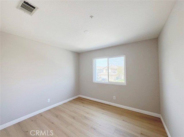 15965 Peach Tree Lane, Fontana CA: https://media.crmls.org/medias/104531b1-c522-4a31-85cd-fd7e6347eb38.jpg