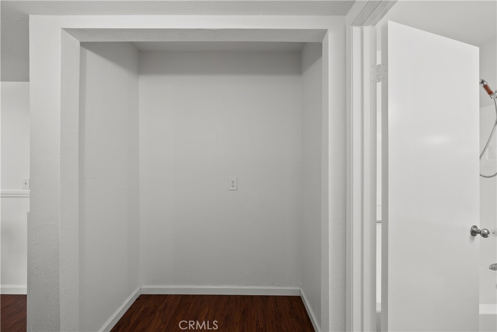 https://media.crmls.org/medias/104544b4-543e-41b6-a476-01fcb7d72e34.jpg?preset=X-Large