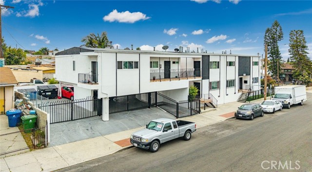 810 N Mott Street, Los Angeles CA: https://media.crmls.org/medias/1045cdaa-f087-4380-9b03-60353abc3014.jpg