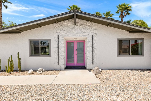 Detail Gallery Image 2 of 43 For 2860 E Ventura Rd, Palm Springs,  CA 92262 - 3 Beds | 2 Baths