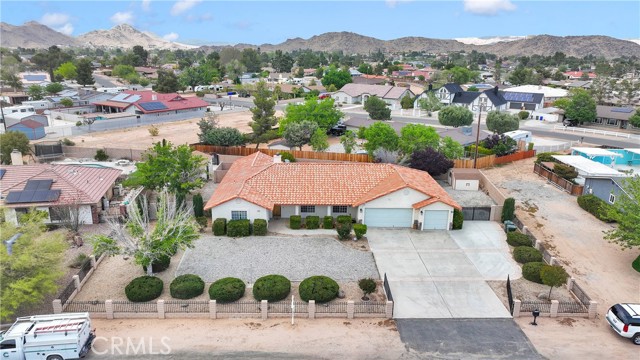Detail Gallery Image 8 of 44 For 19804 Haida Rd, Apple Valley,  CA 92307 - 4 Beds | 3 Baths