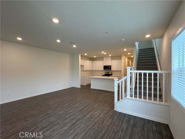 Detail Gallery Image 6 of 21 For 4011 E Coronado Privado, Ontario,  CA 91761 - 3 Beds | 2/1 Baths