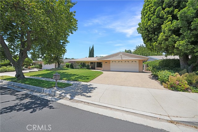 Detail Gallery Image 5 of 32 For 13011 Barto Dr, Granada Hills,  CA 91344 - 5 Beds | 3 Baths