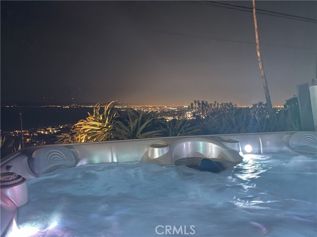 Detail Gallery Image 12 of 26 For 161 via Pasqual, Redondo Beach,  CA 90277 - 3 Beds | 2 Baths