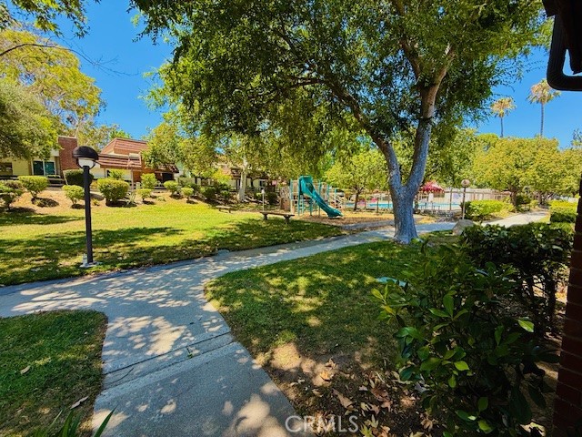 Detail Gallery Image 2 of 36 For 10068 Larwin Ave #2,  Chatsworth,  CA 91311 - 4 Beds | 3 Baths