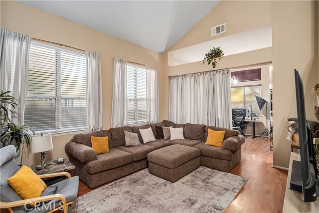 Detail Gallery Image 7 of 48 For 1806 E Mesa Dr, Lancaster,  CA 93535 - 4 Beds | 3 Baths