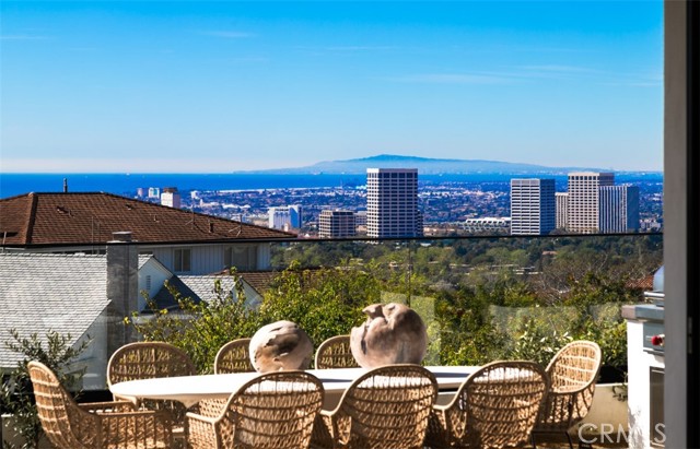 53 Montecito, Corona del Mar CA: https://media.crmls.org/medias/10481fef-5810-49bc-859c-48eb8ce59cb3.jpg