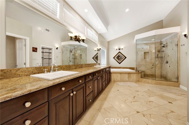 18930 Wells Drive, Tarzana CA: https://media.crmls.org/medias/1048633d-36a0-49ce-be68-34e085072606.jpg