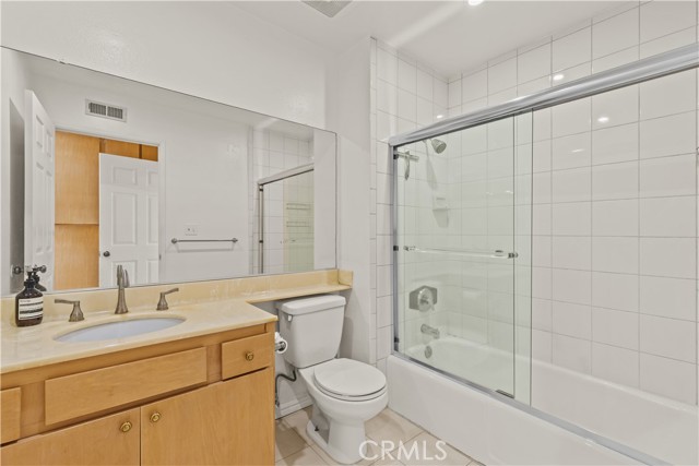 Detail Gallery Image 14 of 20 For 4430 Noble Ave #208,  Sherman Oaks,  CA 91403 - 2 Beds | 2 Baths