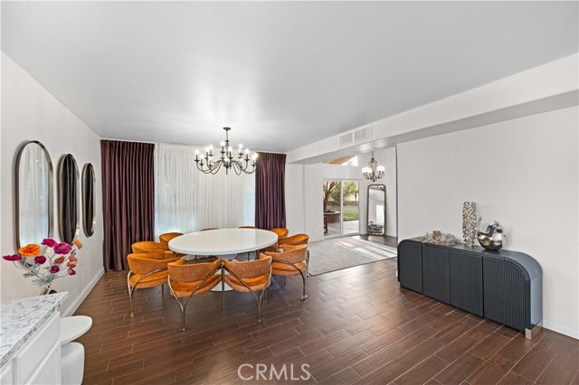 Detail Gallery Image 10 of 25 For 27503 Wellsley Way, Valencia,  CA 91354 - 4 Beds | 3 Baths