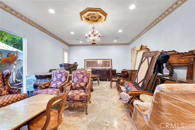 22349 Dolorosa Street, Woodland Hills CA: https://media.crmls.org/medias/1048f7c4-a9ab-46c2-a77a-a8ce17d5234d.jpg