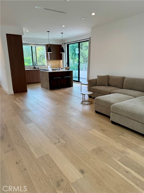 Detail Gallery Image 11 of 54 For 4336 N Serene Pl, Studio City,  CA 91604 - 3 Beds | 2/1 Baths