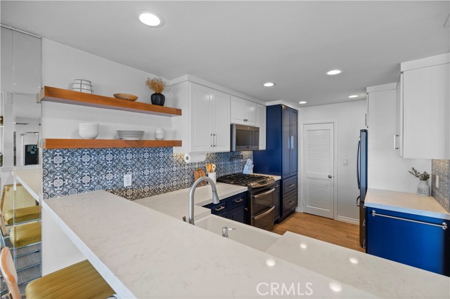 Image 6 of 54 For 2700 Panorama Drive 208