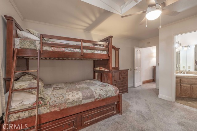 42385 Fox Farm Road, Big Bear Lake CA: https://media.crmls.org/medias/104a1302-3b7f-41cb-827e-f8d2befb7f05.jpg