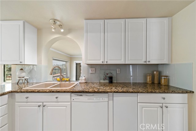 Detail Gallery Image 3 of 43 For 22364 Manacor #9,  Mission Viejo,  CA 92692 - 2 Beds | 2 Baths