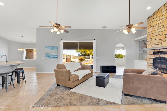 Detail Gallery Image 8 of 65 For 8250 Snow Cap, Pinon Hills,  CA 92372 - 3 Beds | 2/1 Baths