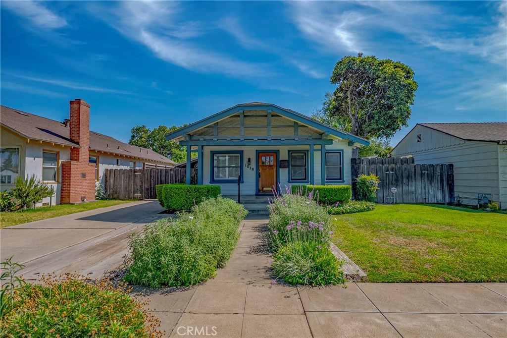 1028 W 22nd