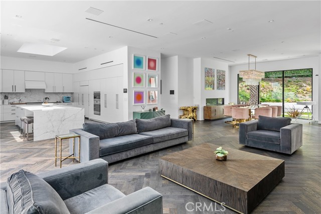 9924 Liebe Drive, Beverly Hills CA: https://media.crmls.org/medias/104aef58-9356-4fe6-b761-96c8e72cb401.jpg