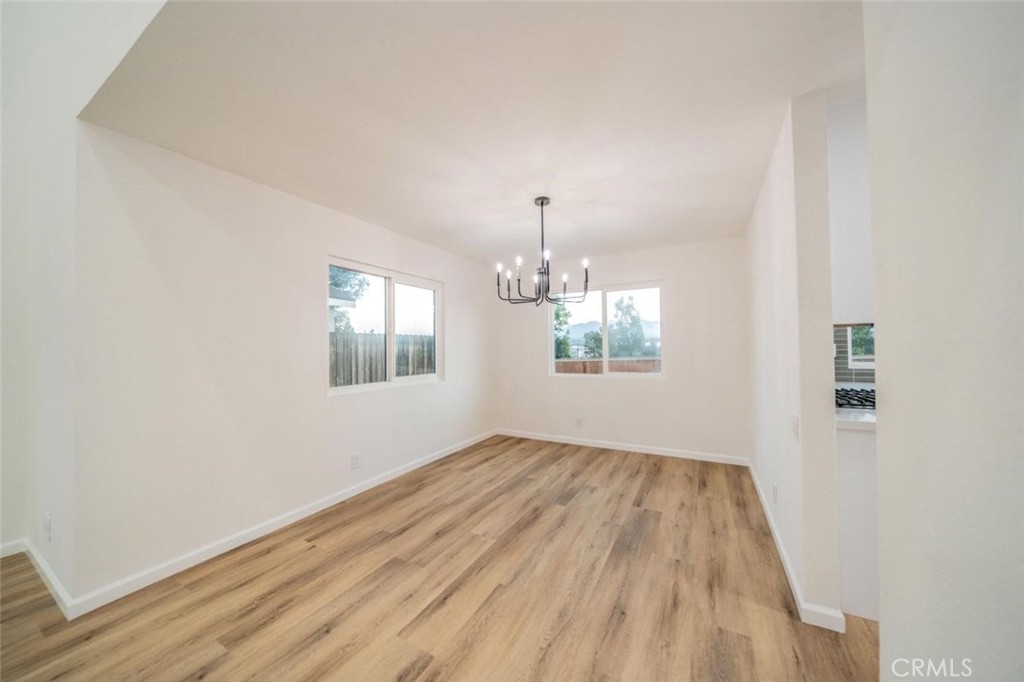 MLS #WS25280552 image #8