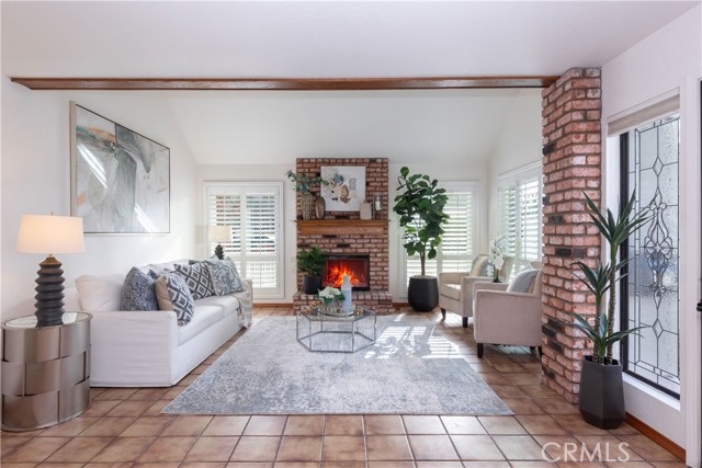 Detail Gallery Image 5 of 56 For 203 Utica Ave, Huntington Beach,  CA 92648 - 3 Beds | 2/1 Baths