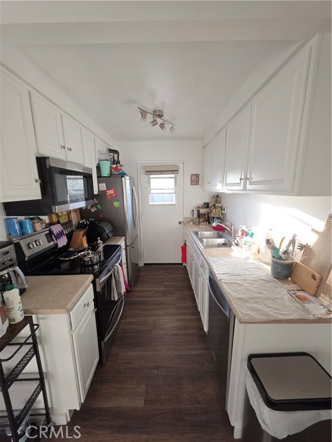 Detail Gallery Image 4 of 9 For 1211 Bryce, Ventura,  CA 93003 - 2 Beds | 1 Baths