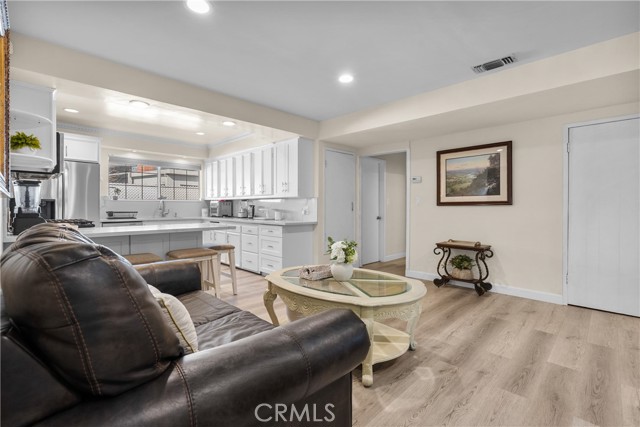 Detail Gallery Image 15 of 59 For 9559 9561 Natick Ave, North Hills,  CA 91343 - 5 Beds | 4 Baths