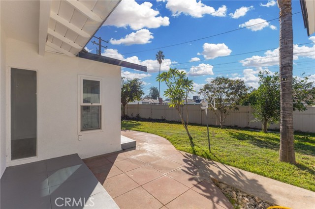 325 Echo Court, San Bernardino CA: https://media.crmls.org/medias/104e37a0-0b94-459b-b1a8-317d82733558.jpg