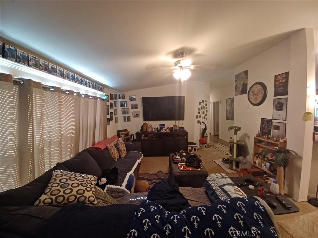 https://media.crmls.org/medias/104e6010-a48c-40f6-b859-7ab6a9376bc0.jpg?preset=X-Large