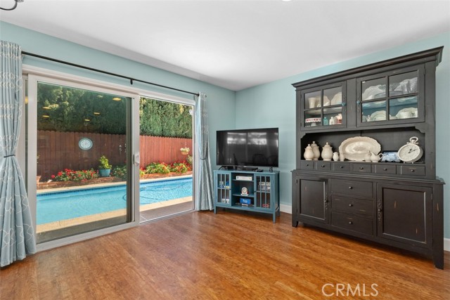 Detail Gallery Image 17 of 48 For 11608 Onyx, Cypress,  CA 90630 - 5 Beds | 3 Baths