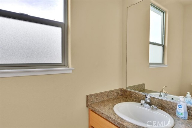 Detail Gallery Image 18 of 40 For 1960 Bluffs Dr, Oroville,  CA 95965 - 3 Beds | 2/1 Baths