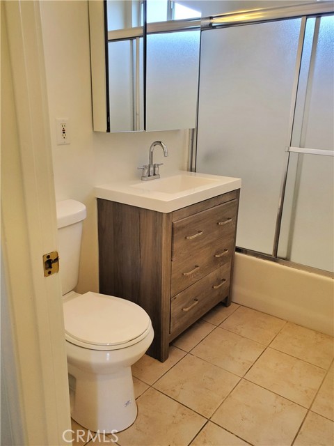 17961 Lull Street, Reseda CA: https://media.crmls.org/medias/104f59b2-3146-477d-9adb-06d7ceb936ec.jpg