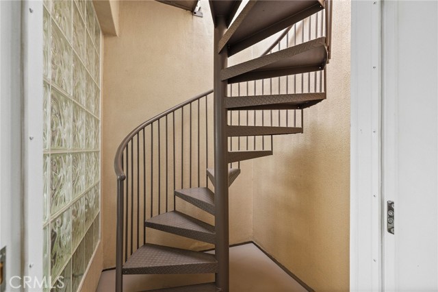 710 11th Street, Hermosa Beach CA: https://media.crmls.org/medias/104fc8d3-8ba0-45d4-b52f-fc07edf41249.jpg