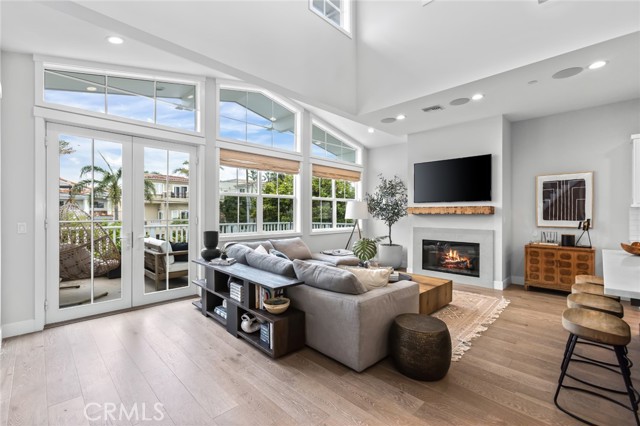 Detail Gallery Image 17 of 44 For 204 S Helberta, Redondo Beach,  CA 90277 - 4 Beds | 4 Baths