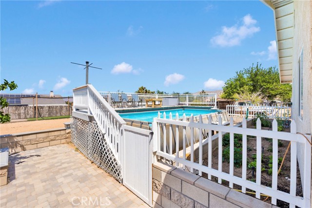 18064 Cajon Street, Hesperia CA: https://media.crmls.org/medias/10506cae-ef80-4e71-acea-19f0874bfa6a.jpg