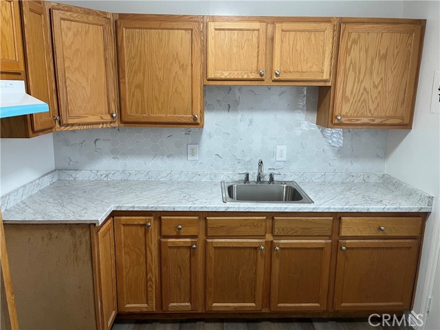 Detail Gallery Image 2 of 21 For 10341 Karmont, South Gate,  CA 90280 - 2 Beds | 1 Baths