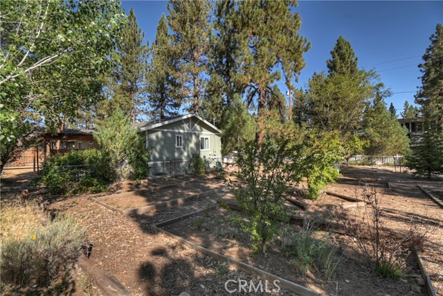2208 Manzanita Lane, Big Bear City CA: https://media.crmls.org/medias/1051359e-6431-40eb-9f8a-e1ceddf6fe86.jpg