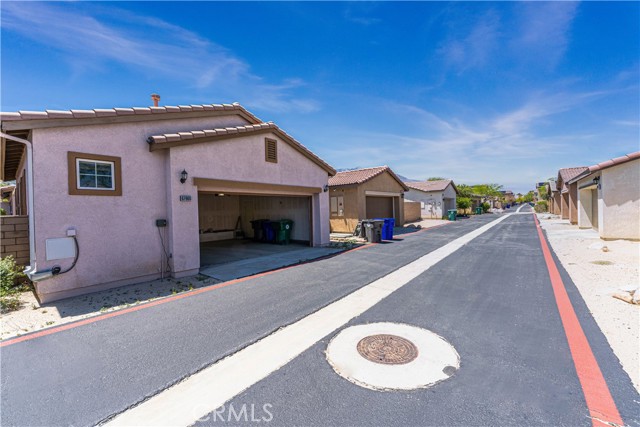 67960 Rio Vista Drive, Cathedral City CA: https://media.crmls.org/medias/10517728-4d3f-4d5f-aa18-cbcd58dbb951.jpg