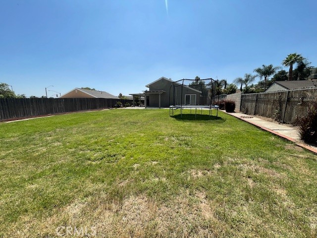 5674 Avenue Juan Bautista, Jurupa Valley CA: https://media.crmls.org/medias/10517a9c-dd60-45e0-8cdf-2f7994b3b25e.jpg